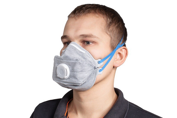 Man in respirator