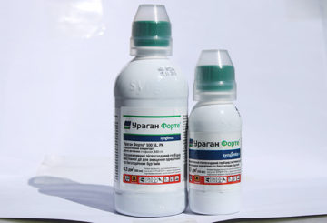 Injekčné liekovky s herbicídmi na hurikán Forte